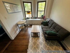 106 Willow St, Unit 3 in Cambridge, MA - Foto de edificio - Building Photo