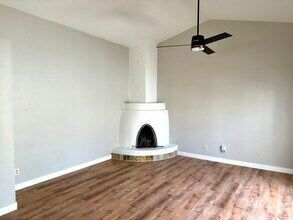 15201 N 51st Wy in Scottsdale, AZ - Building Photo - Building Photo