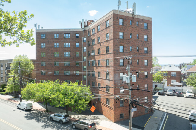 8811 Bergenline Ave in North Bergen, NJ - Building Photo - Building Photo