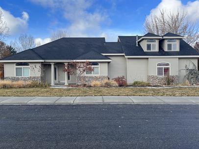 property at 2664 E Bridgecreek Dr