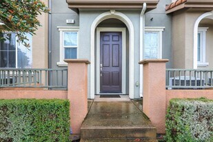 131 Burbank St in Hayward, CA - Building Photo