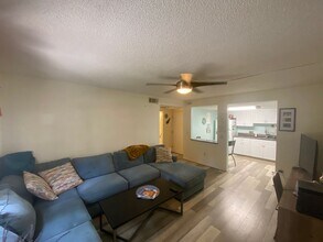 1051 Forrest Nelson Blvd in Port Charlotte, FL - Building Photo - Building Photo