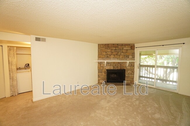 1836 S Pitkin Cir in Aurora, CO - Building Photo - Building Photo