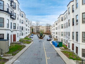 Washington Square in Brighton, MA - Foto de edificio - Building Photo