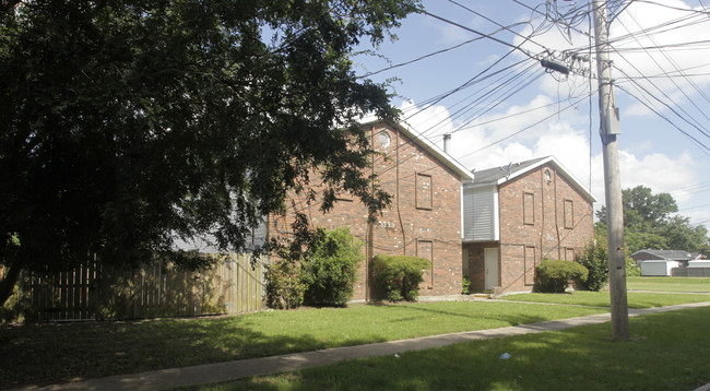 3133 Phoenix St in Kenner, LA - Foto de edificio - Building Photo