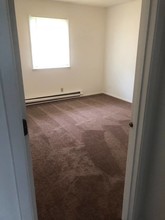 1501 Ensign Dr, Unit 1N in Normal, IL - Building Photo - Building Photo