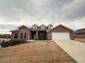 329 E Greystone Square in Webb City, MO - Building Photo