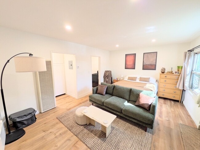 10985 Culver Blvd, Unit 10985