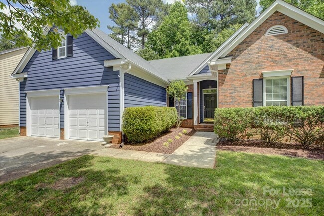 7017 Scuppernong Ct in Charlotte, NC - Building Photo - Building Photo