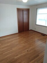 915 NW 56th St, Unit Triplex in Seattle, WA - Building Photo - Building Photo