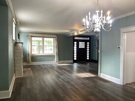 8242 Buchanan Ave in St. Louis, MO - Building Photo