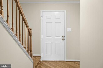 7603 Woodstown Dr in Springfield, VA - Building Photo - Building Photo