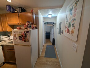 1054 Cambridge St, Unit 4F in Cambridge, MA - Foto de edificio - Building Photo