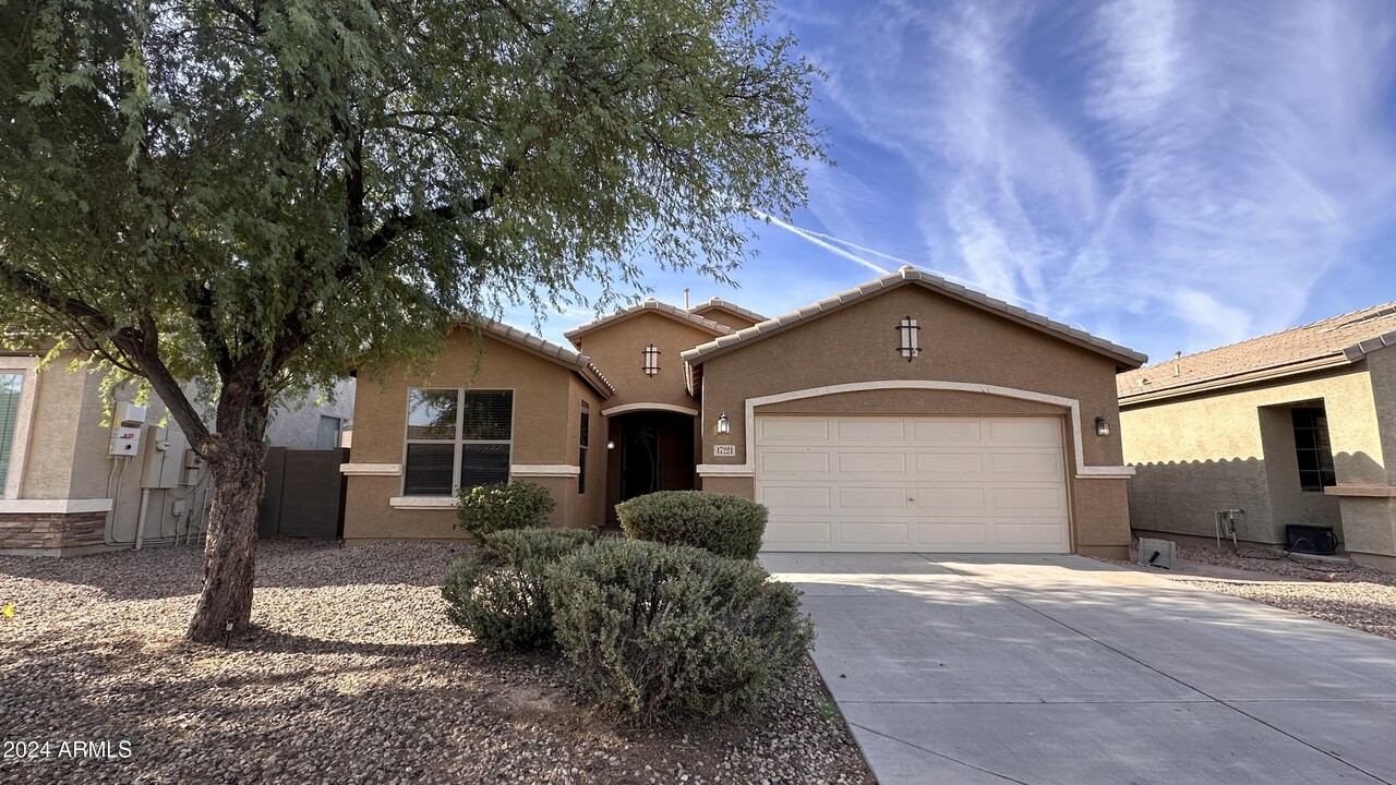 17224 N Rosa Dr in Maricopa, AZ - Building Photo