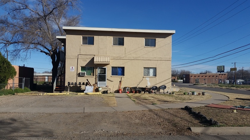 1501 W 1st St in Roswell, NM - Foto de edificio