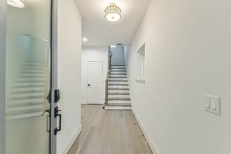 7709 Earl Rudder Wy, Unit 764 in Houston, TX - Foto de edificio - Building Photo