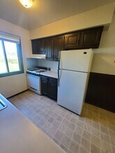 10500 W Fond du Lac Ave, Unit 6 in Milwaukee, WI - Building Photo - Building Photo