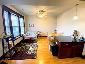 2113 W North Ave in Chicago, IL - Building Photo - Building Photo