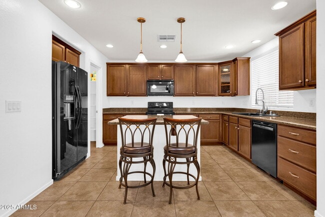 property at 2323 W Hunter Ct