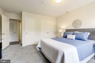 1240 Holbrook Ter NE, Unit 104 in Washington, DC - Foto de edificio - Building Photo