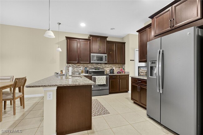 10825 Alvara Way in Bonita Springs, FL - Building Photo - Building Photo