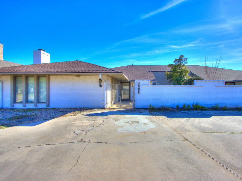 1508 Glenbrook Dr in Oklahoma City, OK - Building Photo