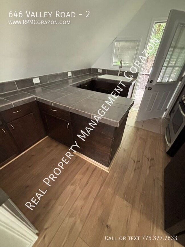 646 Valley Rd in Reno, NV - Building Photo - Building Photo