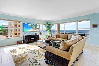 603 Longboat Club Rd in Longboat Key, FL - Building Photo - Building Photo