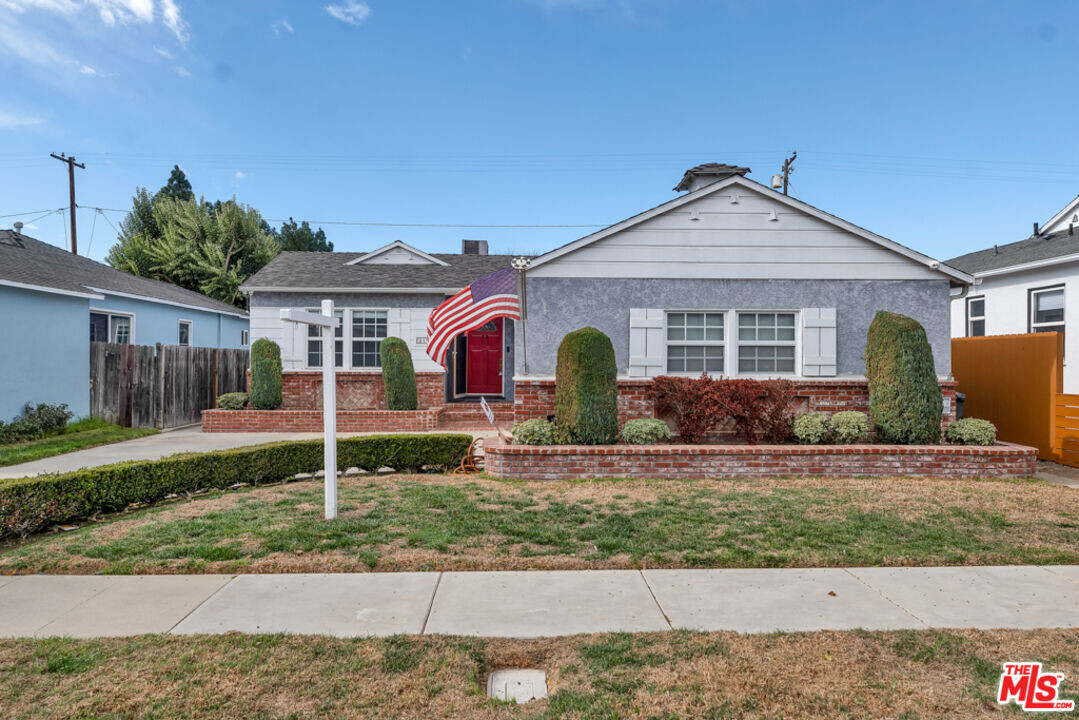 11323 Segrell Way in Culver City, CA - Building Photo