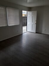 833 W 79th St, Unit 1 in Los Angeles, CA - Foto de edificio - Building Photo