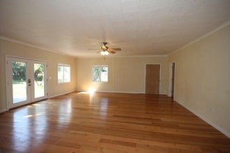 225 Karrow Ave in Whitefish, MT - Building Photo - Building Photo