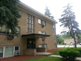 18405 Torrence Ave in Lansing, IL - Building Photo