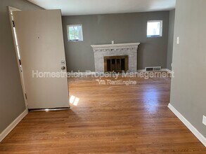 805 N Elizabeth Ave in Ferguson, MO - Building Photo - Building Photo