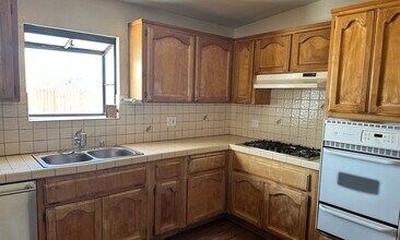 13177 Nicola Rd in Apple Valley, CA - Building Photo - Building Photo