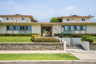 Sierra Terrace in Sierra Madre, CA - Foto de edificio - Primary Photo