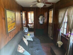 1149 Pen Park Rd in Charlottesville, VA - Foto de edificio - Building Photo