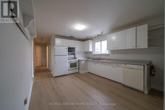 6 Keewatin St S in Oshawa, ON - Building Photo - Building Photo