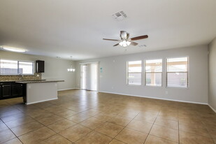 8027 W Mission Ln in Peoria, AZ - Foto de edificio - Building Photo