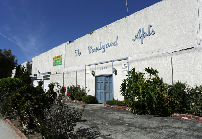 The Courtyard Apartments in Torrance, CA - Building Photo - Building Photo