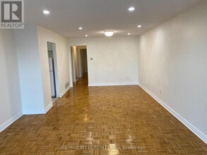 2663 Sherhill Dr in Mississauga, ON - Building Photo - Building Photo