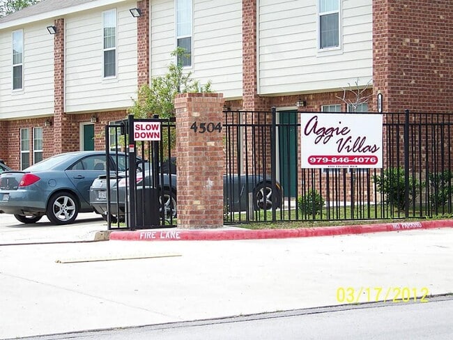 4504 College Main St in Bryan, TX - Building Photo - Building Photo