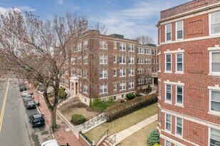 333 Harvard St in Cambridge, MA - Building Photo