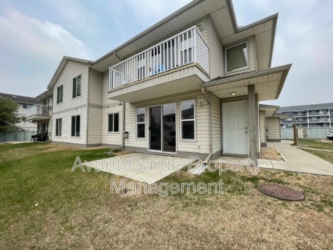 property at 4405-44037 37 St