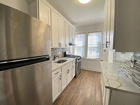 3955 50th St, Unit Apt 1 in Woodside, NY - Building Photo