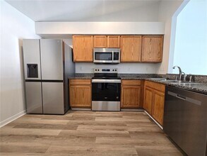 13334 Ashbark Ct in Riverview, FL - Building Photo - Building Photo
