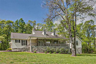 9015 Racine Rd, Unit Racine in Pleasant Garden, NC - Building Photo