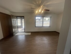103 Farm Ln, Unit Duplex 103 in Aliquippa, PA - Foto de edificio - Building Photo