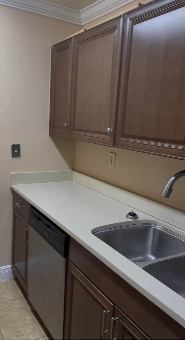 1880 N Congress Ave in West Palm Beach, FL - Building Photo - Building Photo