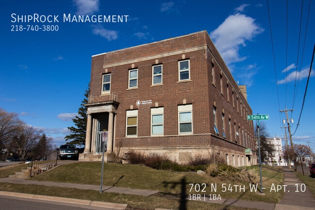 property at 702 N 54th Ave W