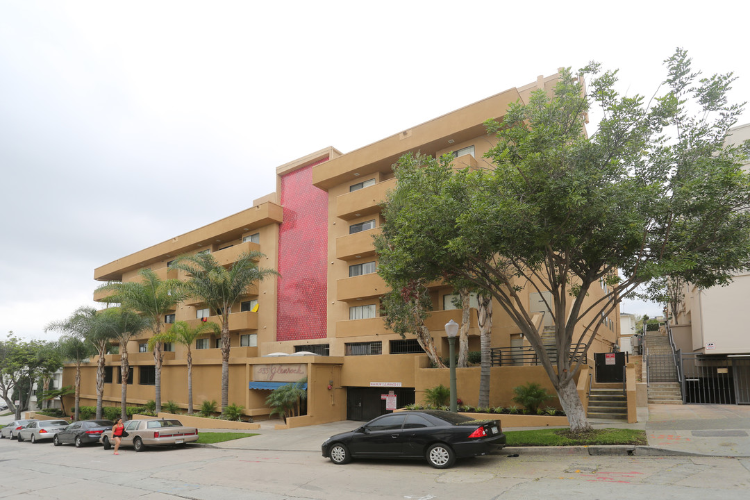 Glenrock West in Los Angeles, CA - Building Photo